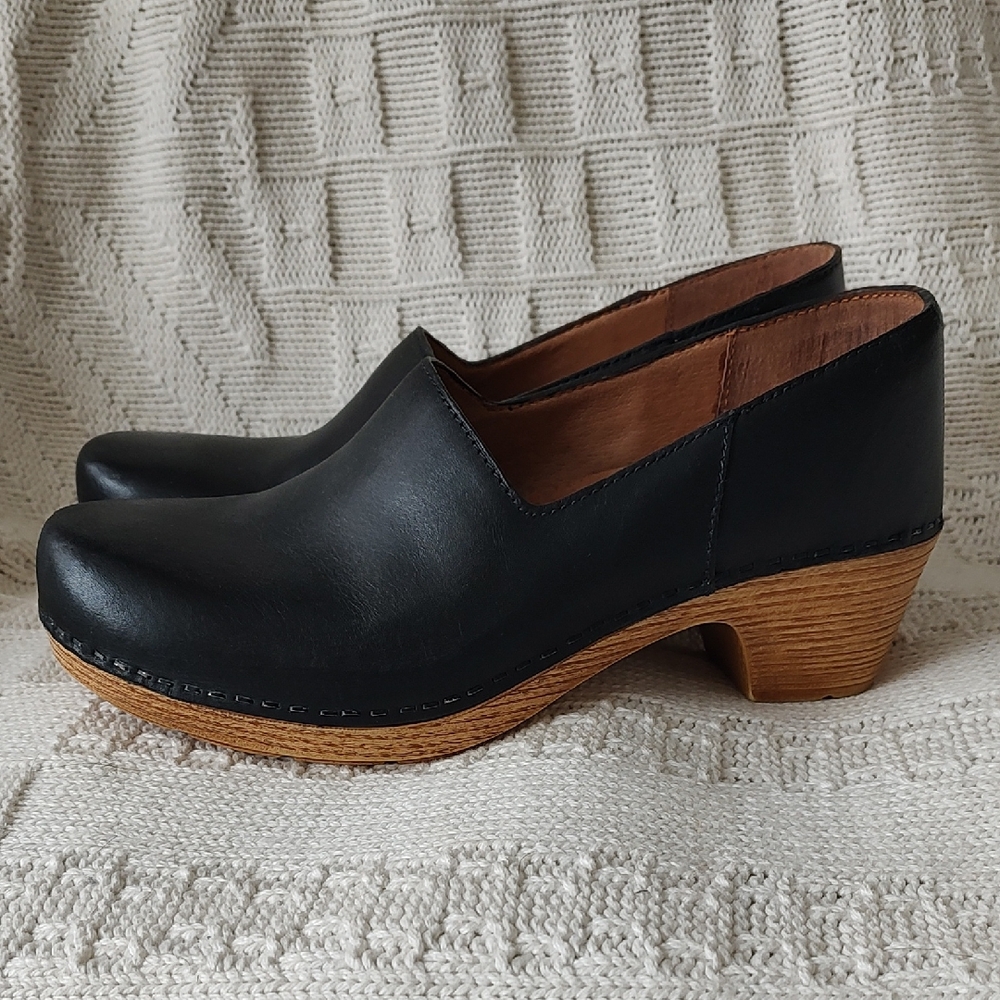 NEW DANSKO Marisol Black Clog Shoes 39  Mint Condition
